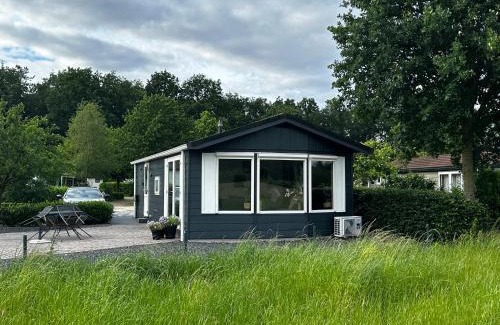 Papenvoort Ski Chalet | Luxe chalet met uniek vrij uitzicht op rustig park in Papenvoort DRENTHE