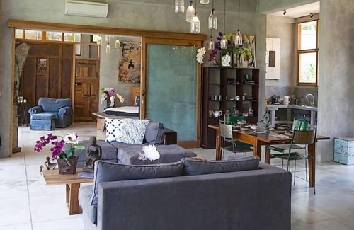 Ubud City-Centre Villa | Luxe Class! Jaw dropping views!
