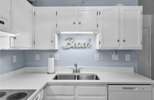 Palmetto Dunes Condo | Luxe Coastal Beach Villa - King Bed