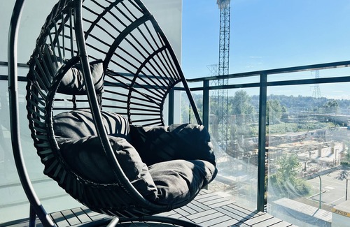 Burnaby House | Luxe Condo In The Heart Of Brentwood