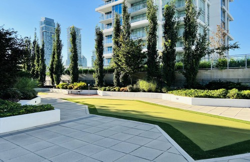 Burnaby House | Luxe Condo In The Heart Of Brentwood