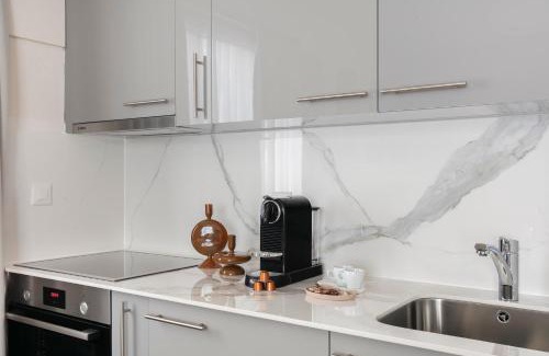 Davos Apartment | Luxe Davos Studio Central Walk to Lifts