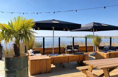 Matsloot Apartment | Luxe en ruim chalet met airco bij Leekstermeer