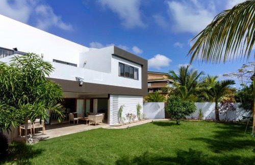 Trou aux Biches Villa | Luxe et Détente Absolue à la Villa Okalm