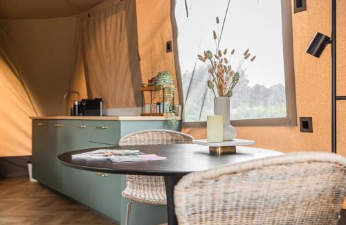 Raar House | Luxe Glamping Lodge Dahlia