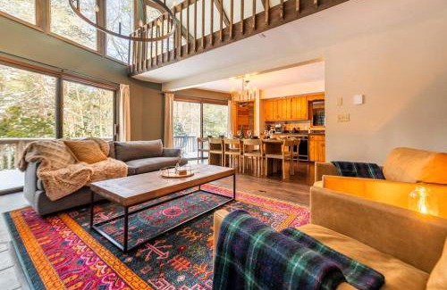 Lake Harmony Ski Chalet | Luxe Lake Harmony Home, Game Room, Firepit, Deck