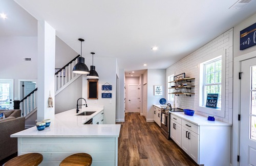Lake Oconee House | Luxe, lakefront home with private hot tub, dock, kayaks & firepit - dog-friendly