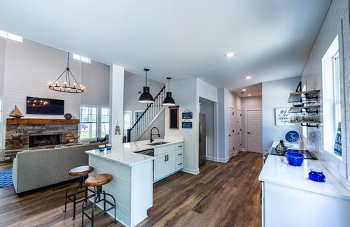 Lake Oconee House | Luxe, lakefront home with private hot tub, dock, kayaks & firepit - dog-friendly