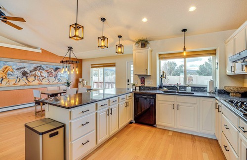 Glade Park House | Luxe Mesa View Home on 35 Acres w/Wraparound Deck