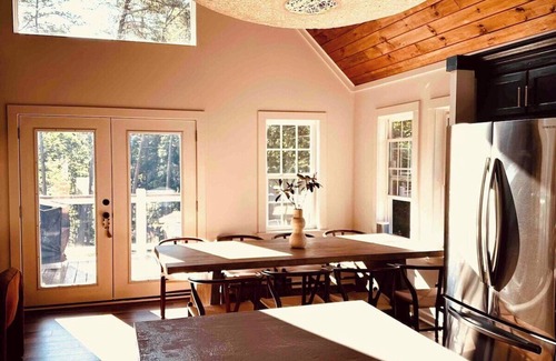 Dahlonega House | Luxe Modern Cabin Perched in Dahlonega Forest