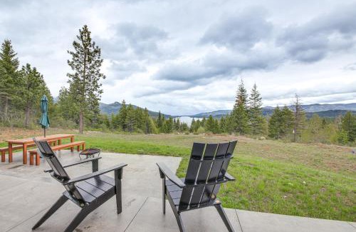 Priest River House | Luxe Mtn-View Escape 5 Mi to Dtwn Priest River!