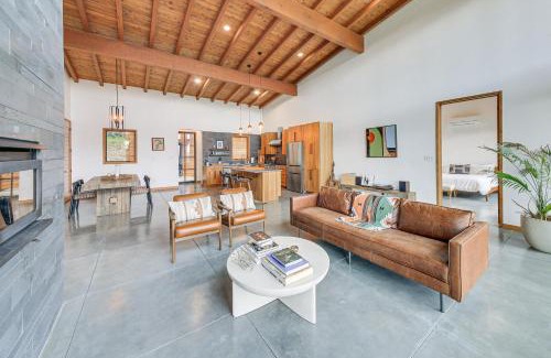 Priest River House | Luxe Mtn-View Escape 5 Mi to Dtwn Priest River!