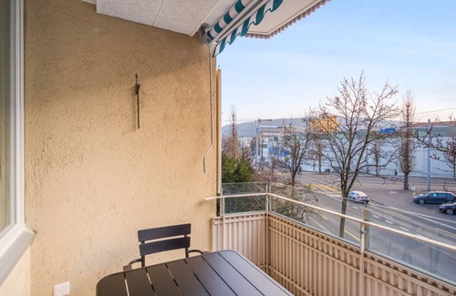 Oerlikon Apartment | Luxe Oerlikon 3.5 Room w/Balcony, 1min to Train Station, by Blueground
