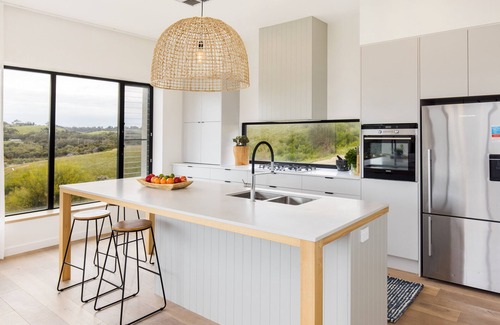 Duncan Villa | Luxe off-grid beach house with panoramic views of Middle River & Snelling Beach