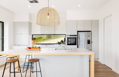 Duncan Villa | Luxe off-grid beach house with panoramic views of Middle River & Snelling Beach