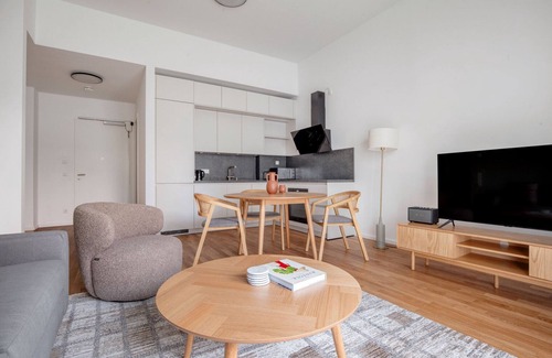 Gesundbrunnen Apartment | Luxe Prenzlauer Berg 2BR, Fully Equipped & Furnished, by Blueground