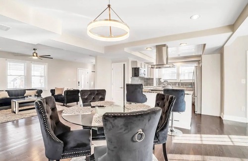 Baltimore House | Luxe Private Getaway in the Heart of Baltimore!