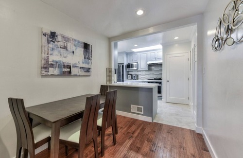 Outer Mission House | LUXE-Remodeled 2BR With City View in SF(Bart/muni)