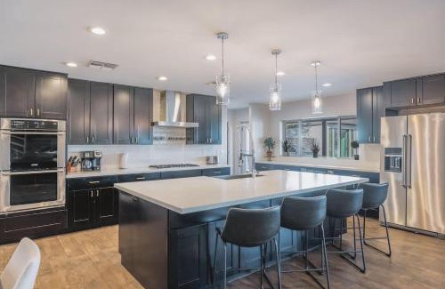 Paradise Valley Village House | Luxe Resort Retreat