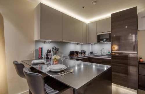 Sands End Apartment | Luxe Riverside Manhattan Studio