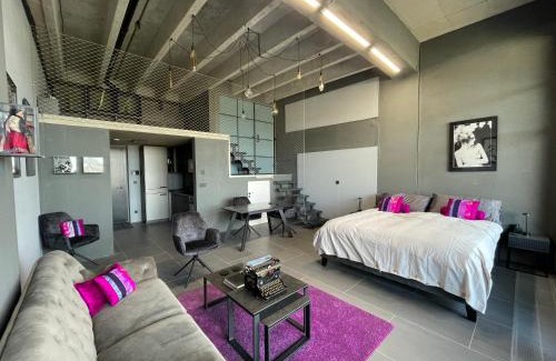 Prague 12 Apartment | Luxe studio with pool, sauna, jacuzzi, gym, balcony