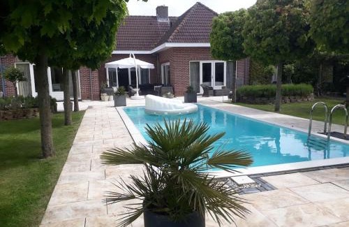 Zeewolde Villa | luxe villa met privé zwembad en jacuzzi