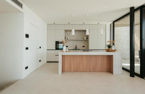 Brenzone sul Garda Villa | LUXE VISTA Lakeside Villa Brenzone