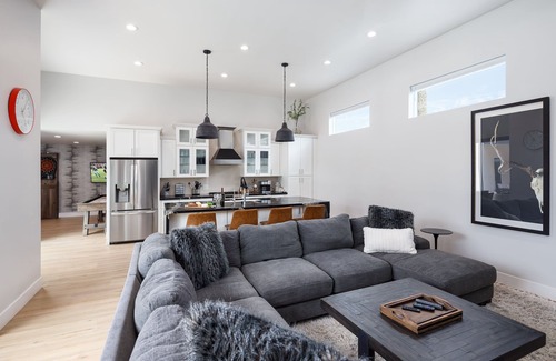 Scottsdale Vista Cottage | Luxe- Zephyr -pool - Putting Green - Tons of Games