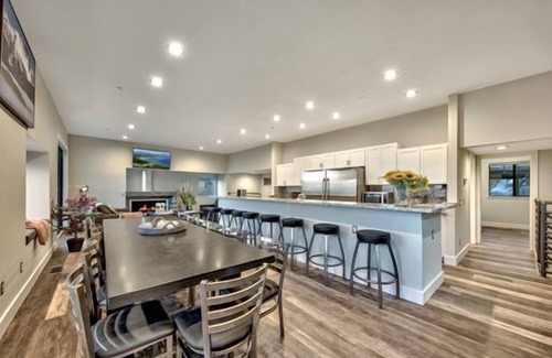 Tahoe Village House | LUXE15: Blue Diamond VIP mega lodge Lake Tahoe hot tub pool game room