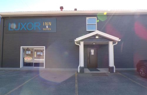 Leadsville Hotel | Luxor Inn & Suites, a Travelodge by Wyndham