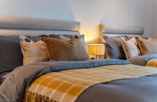 Barnhill Apartment | Luxuary 2BR Apt Sleeps 9, Wembley and Park Views