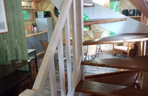 Prat Cabin | Luxueuse et Très Insolite Cabane Perchée !