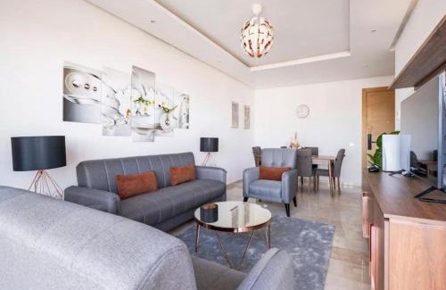 Hay Riad Apartment | Luxueux, 3 Chambres, Piscine, Hautes commodités, Prestigia