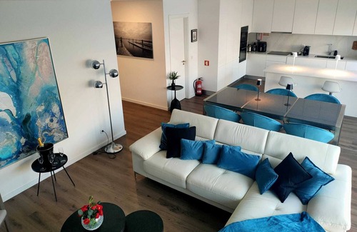 Lagoa de Albufeira House | Luxuosa Casa de Praia a 40 Minutos de Lisboa