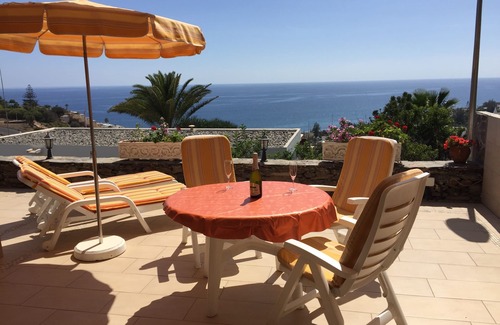 San Agustin House | Luxury bungalow with breathtaking views over the beach and the sea