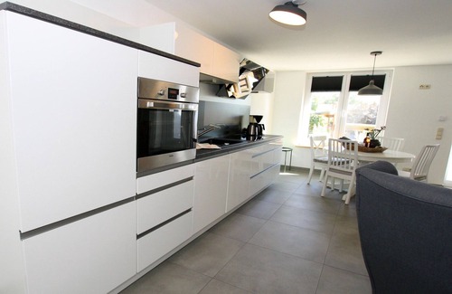 Wiek Apartment | Luxuriöse Ferienwohnung mit Terrasse, Wiek