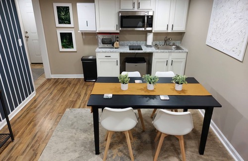 Ashley Oaks House | ⭐ Luxurious 1 Bed 1 Bath Suite in West Knoxville ⭐