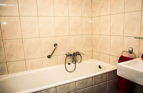 Landsrade House | luxurious 12-person group accommodation