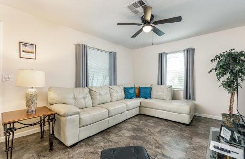 Tarpon Springs Apartment | Luxurious 2 bedroom near Innisbrook Golf Resort!