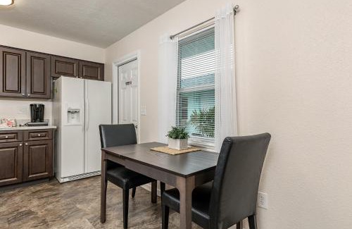 Tarpon Springs Apartment | Luxurious 2 bedroom near Innisbrook Golf Resort!