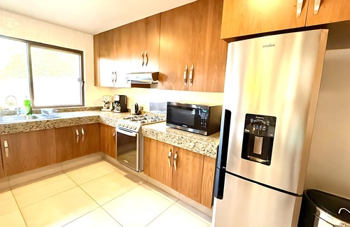 San Antonio Tlayacapan House | Luxurious 2 Bedroom Ajijic Home - Walk to Everything - 1 Night Rates Available