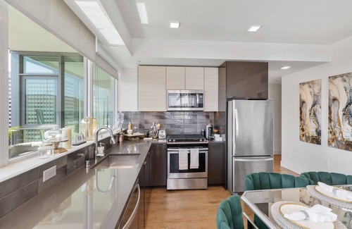 East Village Apartment | Luxurious 2-bedroom Penthouse in downtown San Diego with WiFi and fitness room