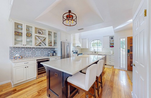 Biltmore Courts Condo | Luxurious 2-Bedroom Retreat in Phoenix with Stunning Mountain Views