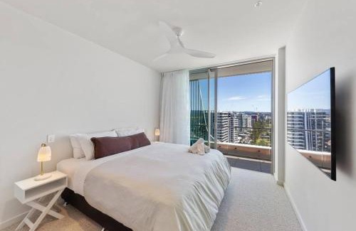 Coolangatta Apartment | Luxurious 2BR 2BA Oceanfront Apartment Kirra