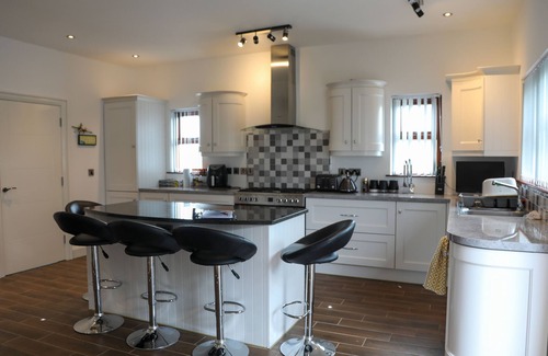 Omagh House | Luxurious 3 bed Bungalow