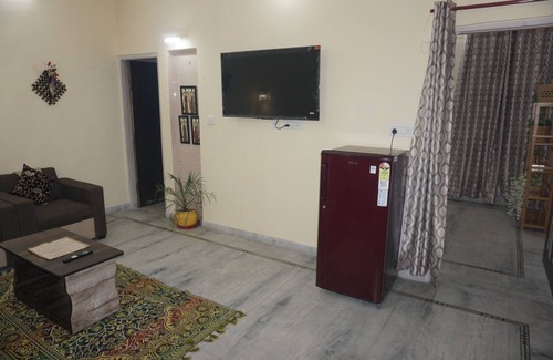 Vaishali Nagar Apartment | Luxurious 3 BHK Independent Cozy Homestay