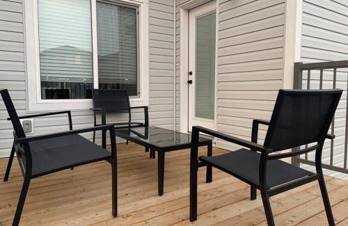 Regina Apartment | Luxurious 3 BR Villa with free parking - King Bed