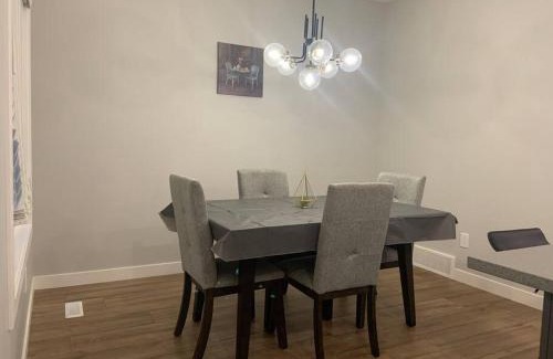 Regina Apartment | Luxurious 3 BR Villa with free parking - King Bed