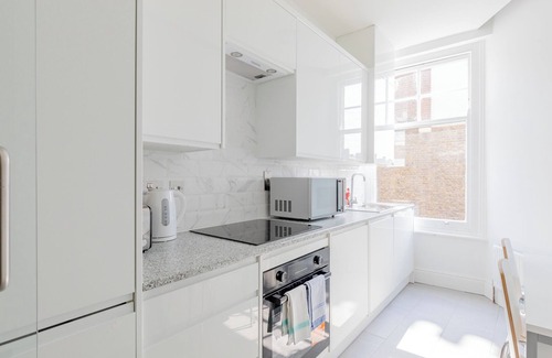 Chelsea Riverside Apartment | Luxurious 3BD Flat on Kings Road, Heart of Chelsea
