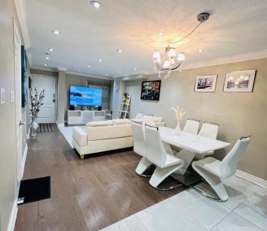 Oakridge Villa | Luxurious 3BR House with Patio